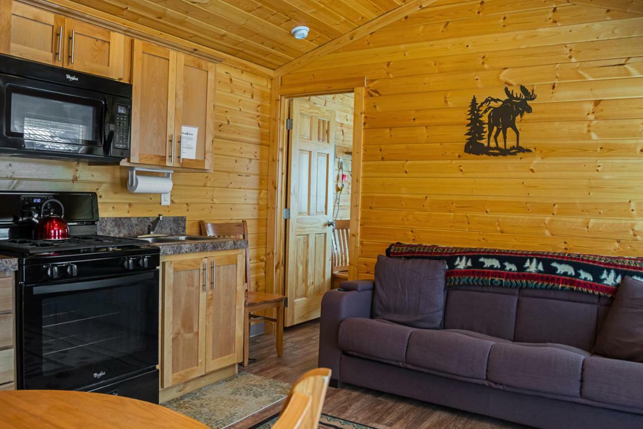 Bend-Sunriver Camping Resort Cottage 1 Exterior photo